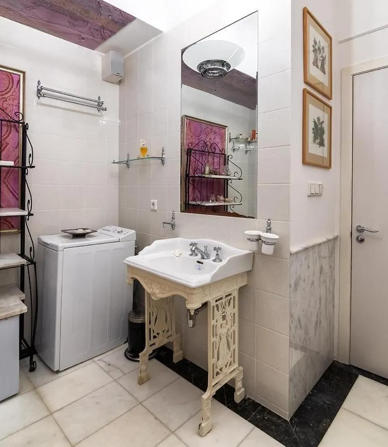 Central Luxury Apartment Tbilisi 0*,  Georgia